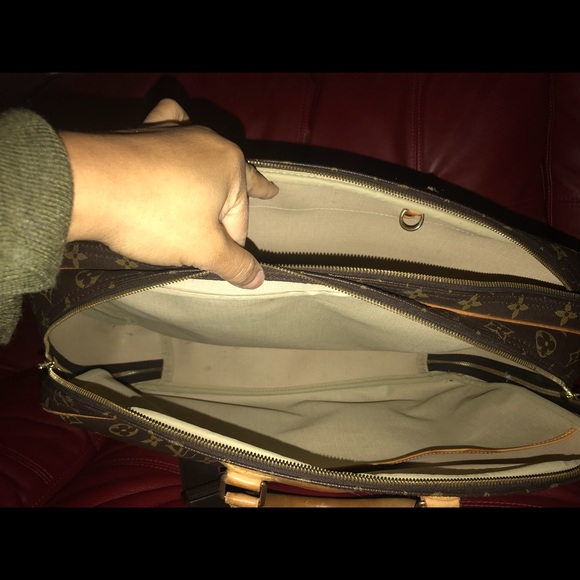 Louis Vuitton Travel Bag - Picture 7 of 8